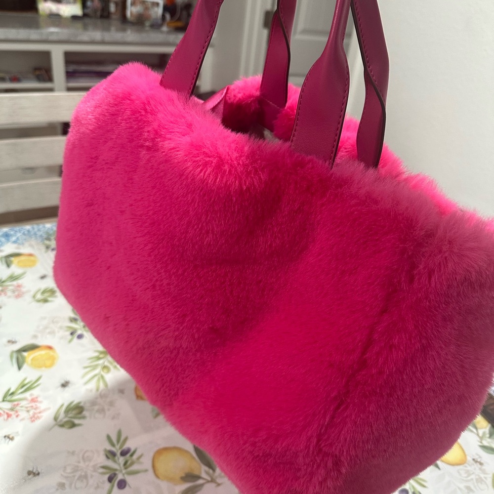 Donna Karan Vibrant Pink Faux Fur Tote Detachable Shoulder 
Strap